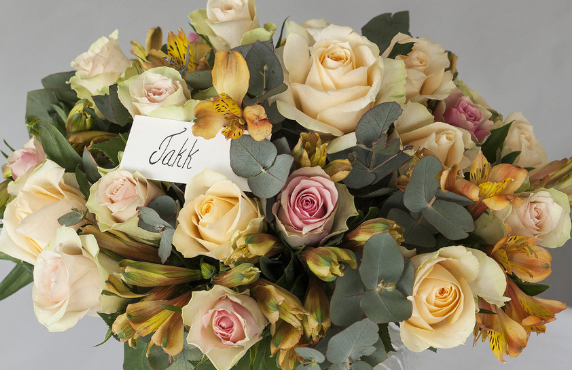 Blomstertakk dei tilsette på sjukeheimen og i heimesjukepleien 