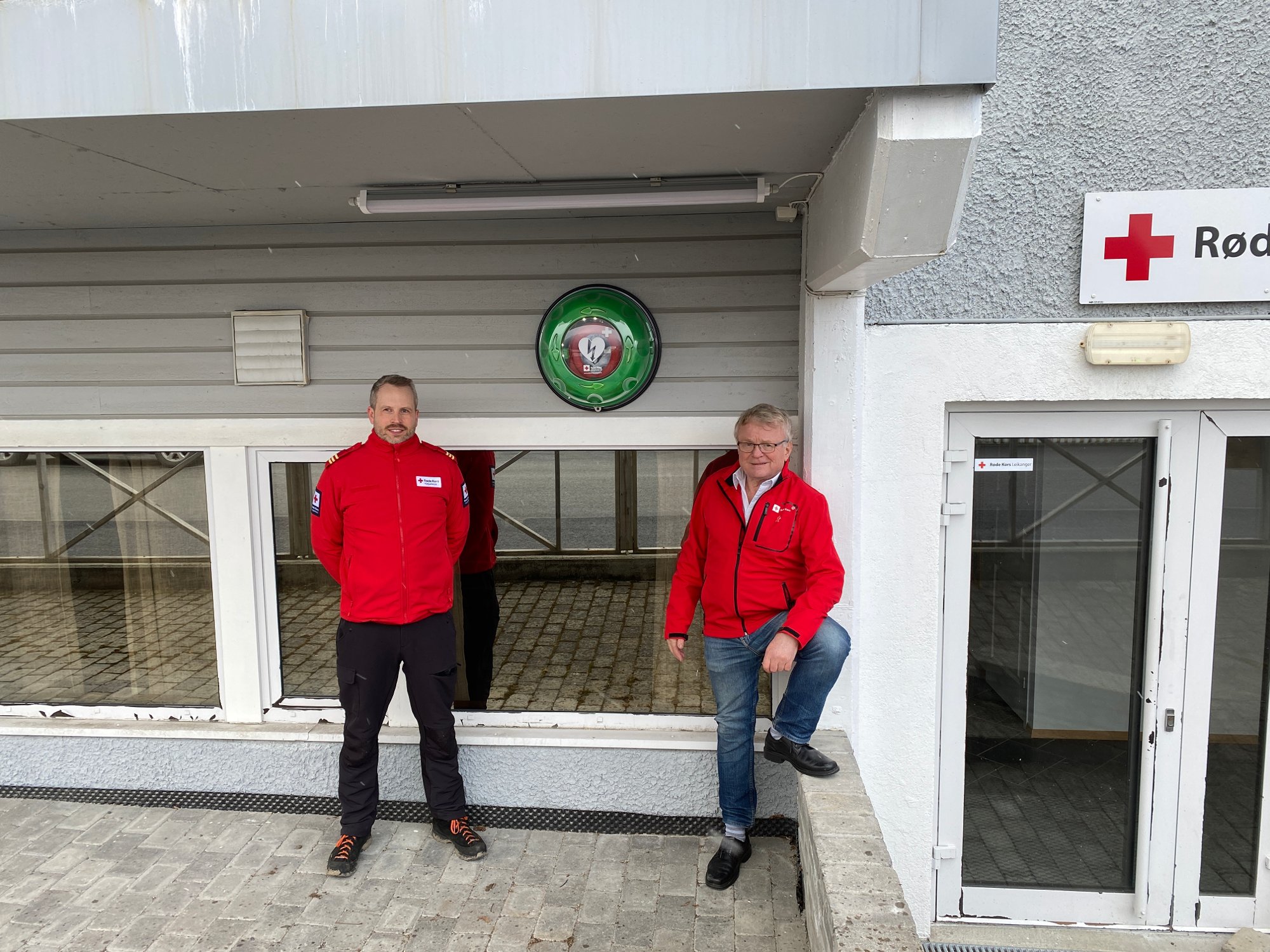 Leikanger Røde Kors med hjartestartar på Hanehaug