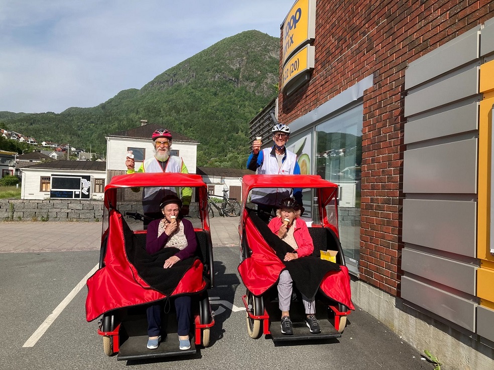 Omsorg er så mangt - også is på hjul!