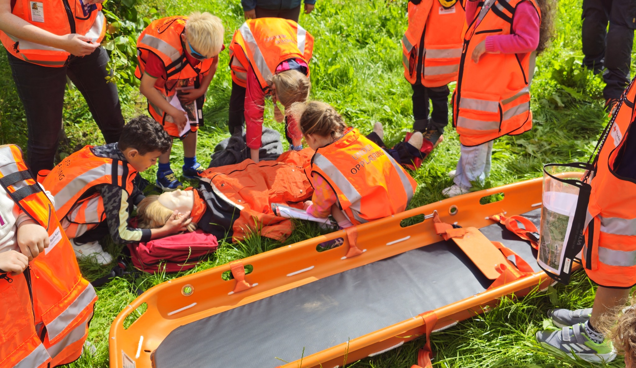 Barn og unge fekk prøve seg som hjelpekorpsar under Sommarmoro 2025